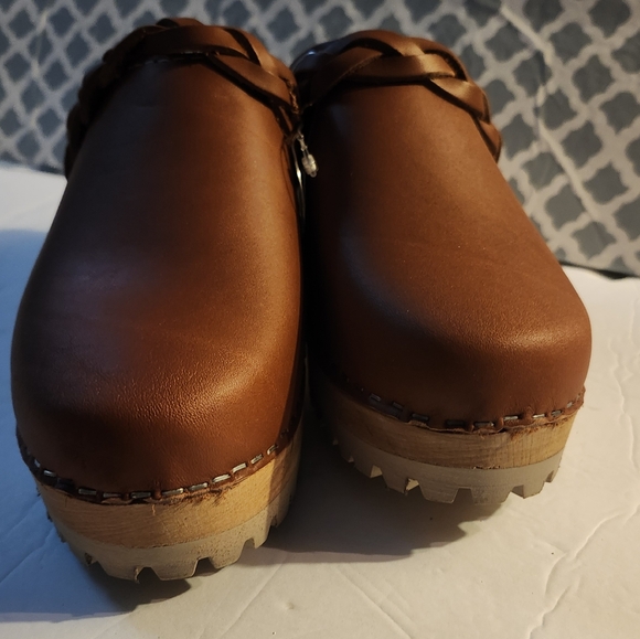 MIA Elsa Clogs Size 39 Women's Brown Leather Clogs w Braided Detail - Picture 5 of 12